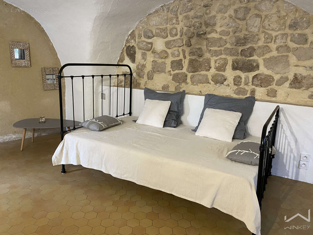 Appartement à LA GARDE-ADHEMAR
