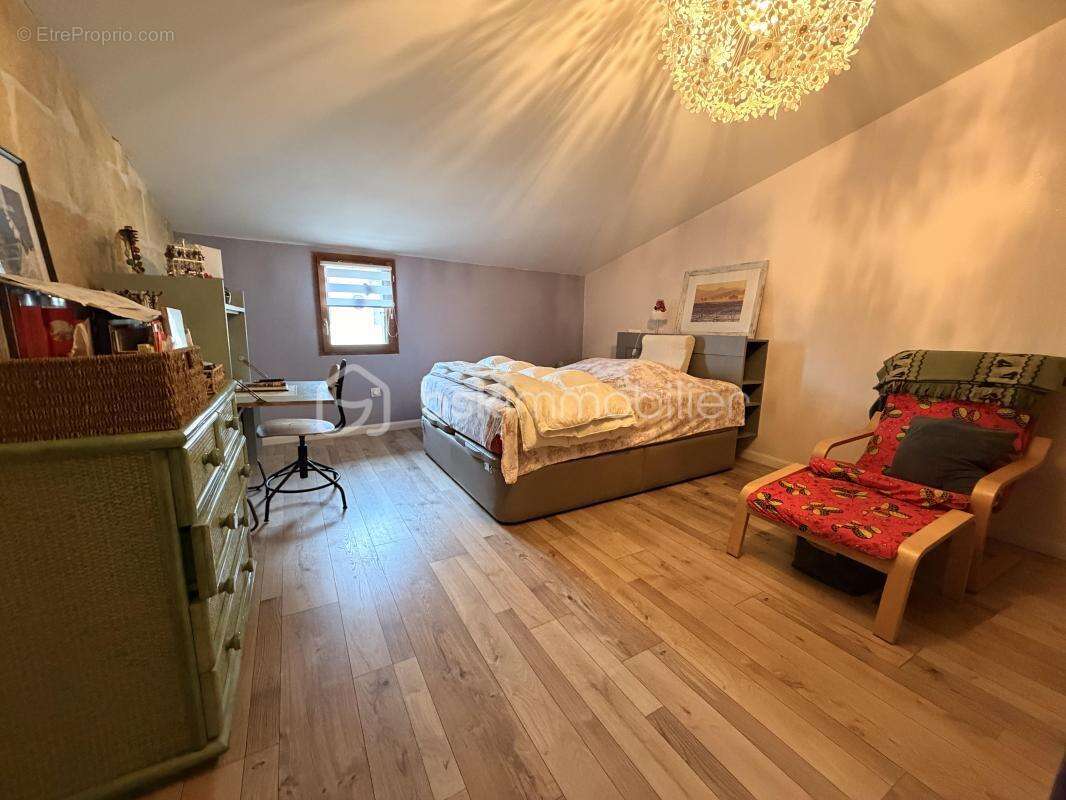 Appartement à SAINT-LAURENT-D'AIGOUZE
