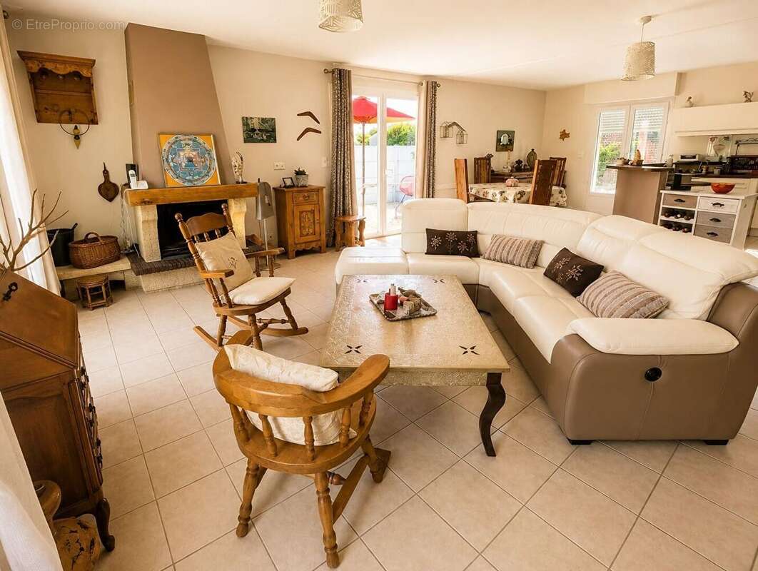 Challans Maison  plain-pied 102m² environ, 3 chambres, jardin et dépendances. - photo 8