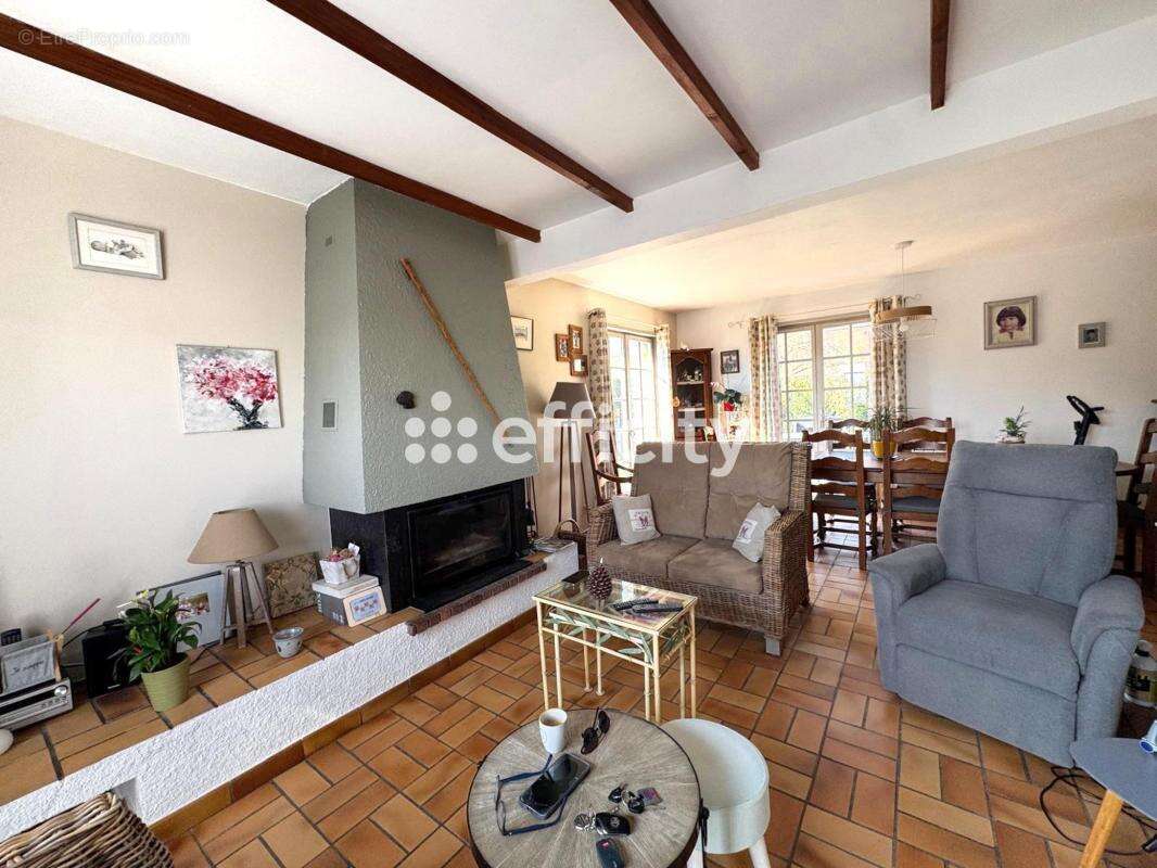 Maison à VENDEVILLE