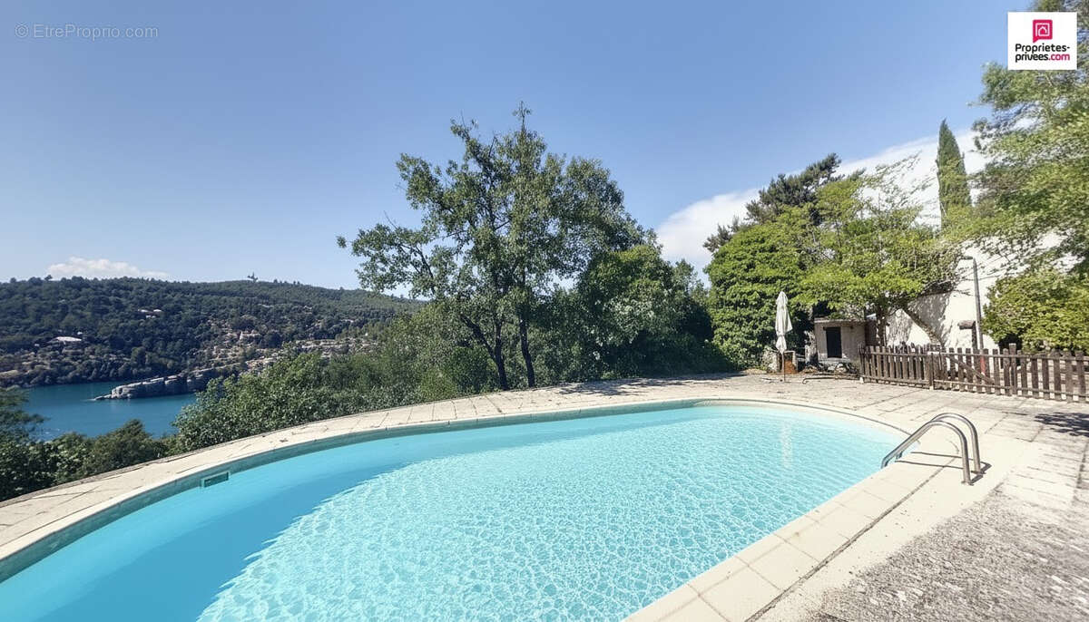 Maison à ESPARRON-DE-VERDON
