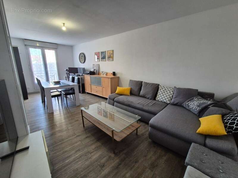 Appartement à AUNEAU