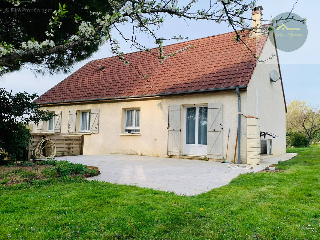 Maison à SAVIGNY-SUR-CLAIRIS