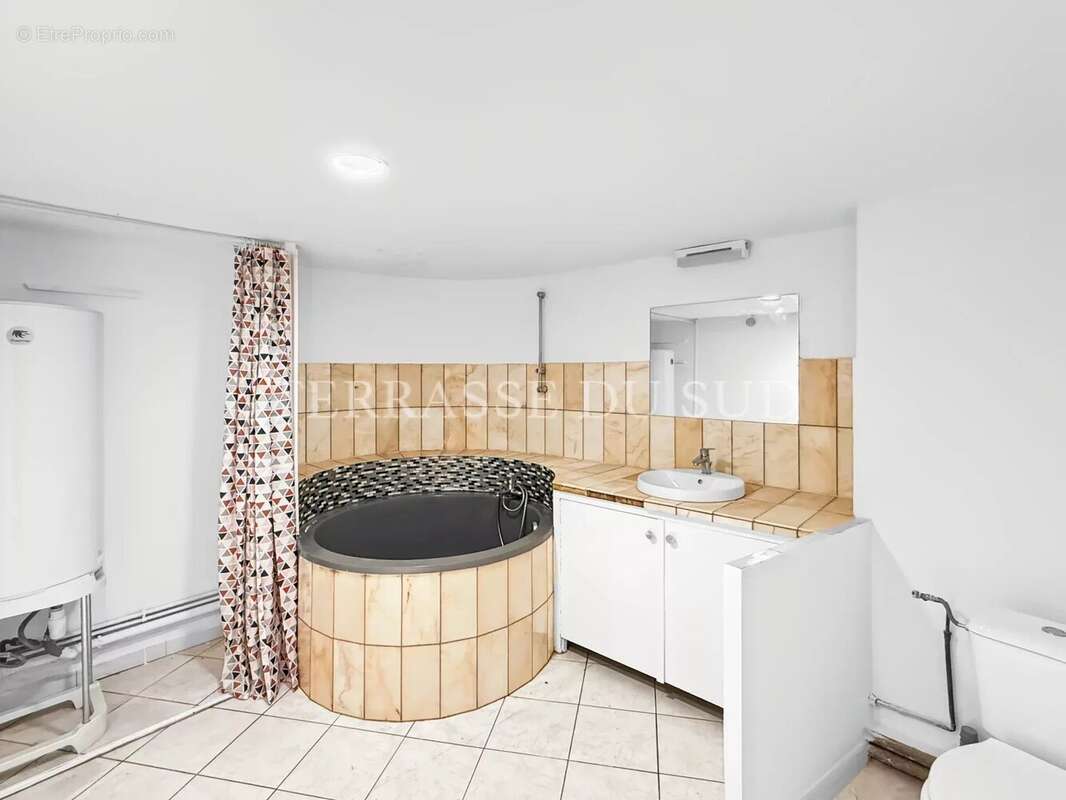 Appartement à MARSEILLE-2E