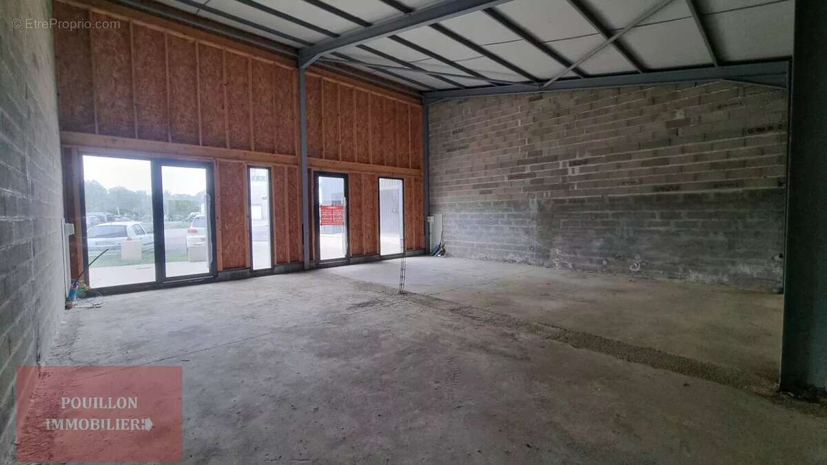 Commerce à POUILLON