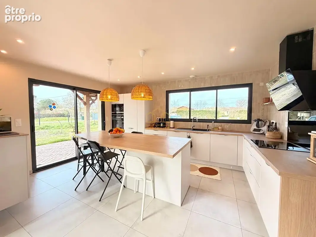Maison contemporaine avec piscine, studio et garage à vendre à Salles - photo 7