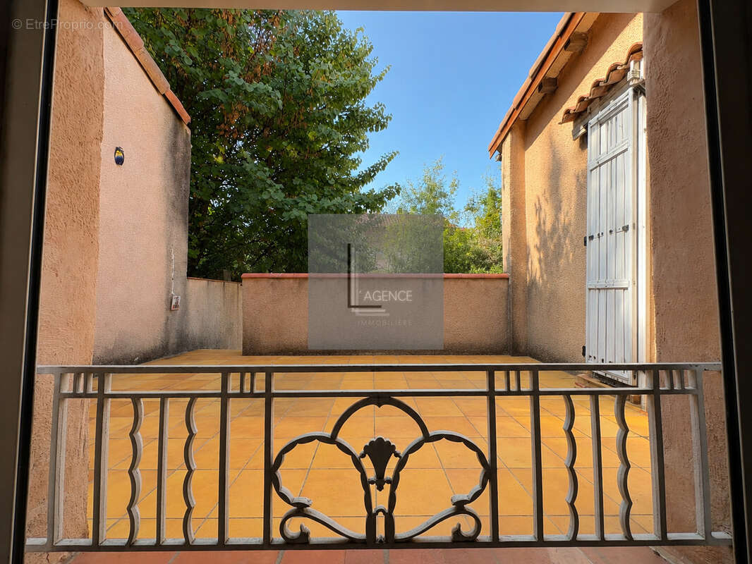 AURIOL   Maison de ville avec terrasse, jardinet, cave - photo 5