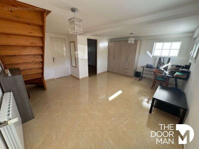 Maison à LES CLAYES-SOUS-BOIS