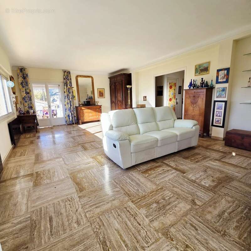 Appartement à VENCE