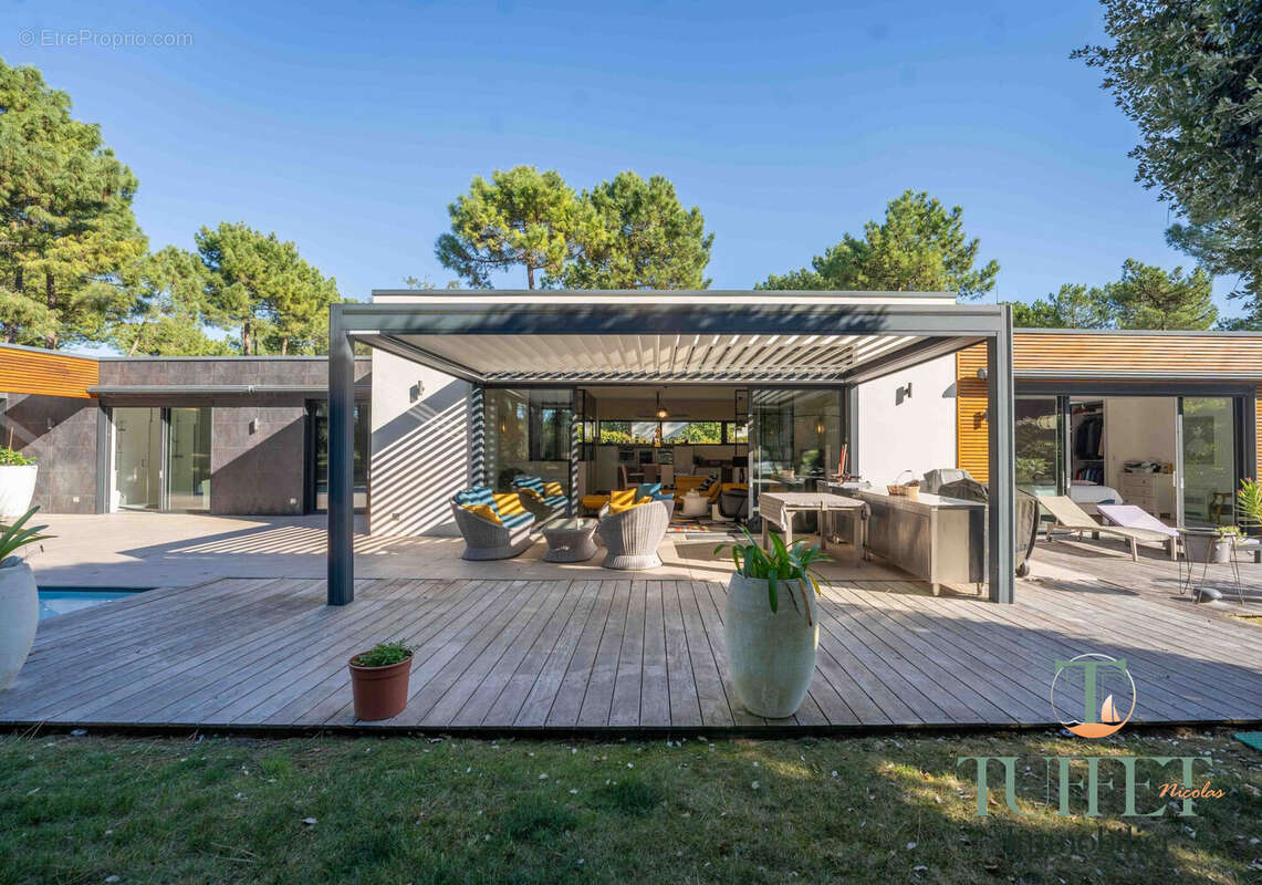 Maison à LES MATHES