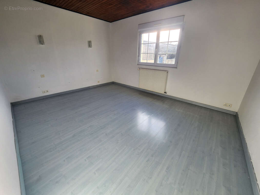 Maison à SAINTE-GEMME-LA-PLAINE