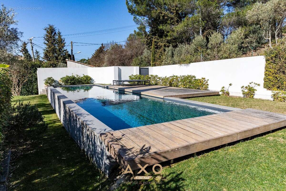 Maison à LE THOLONET