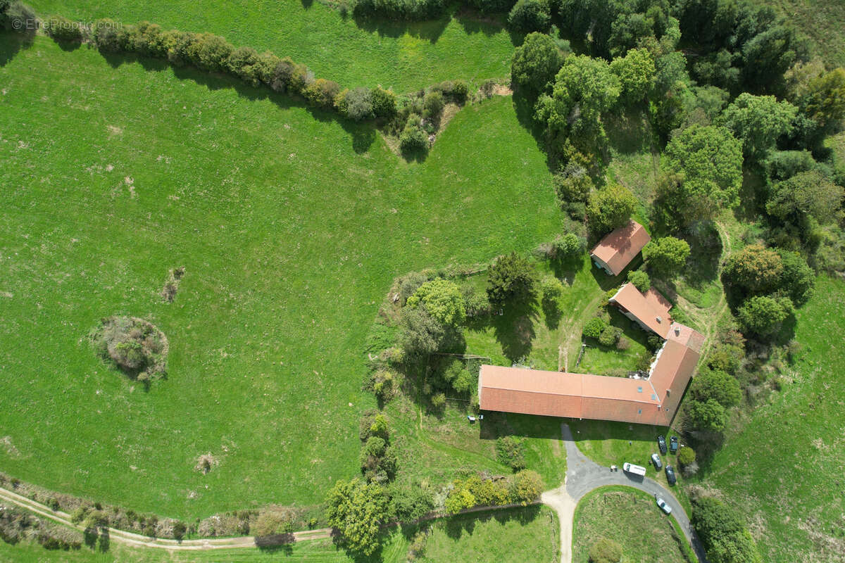 Maison à SAINT-GERMAIN-L&#039;HERM