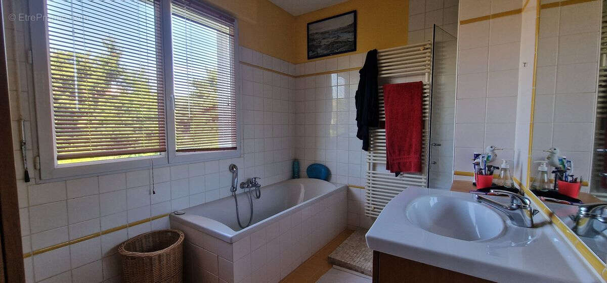 Maison à VILLE-D&#039;AVRAY