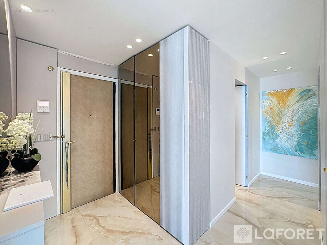 Appartement à ROQUEBRUNE-CAP-MARTIN