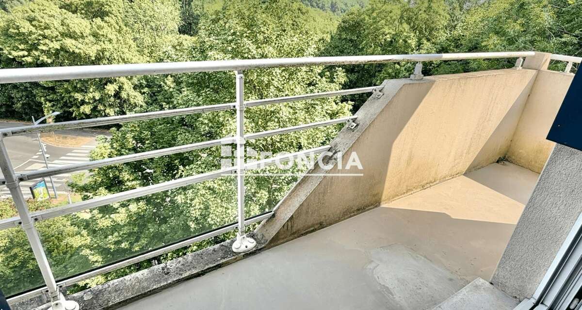 Superbe t2 en dernier etage avec balcon parking vendu libre d occupation - photo 6