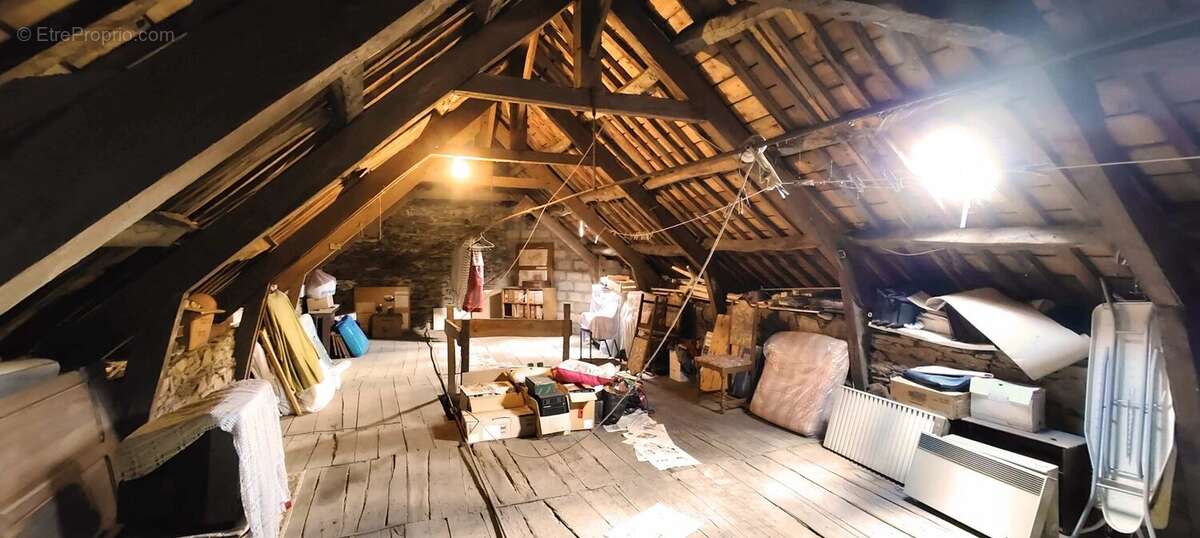 Appartement à CAUREL