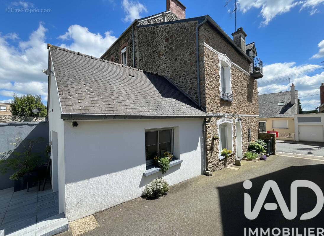 Photo 1 - Maison à FOUGERES