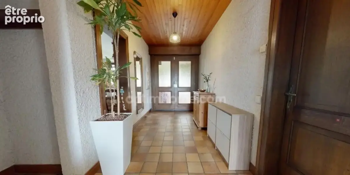 Bertrange - maison de 155 m² avec 4 chambres, garage et jardin ! fort potentiel ! - photo 2