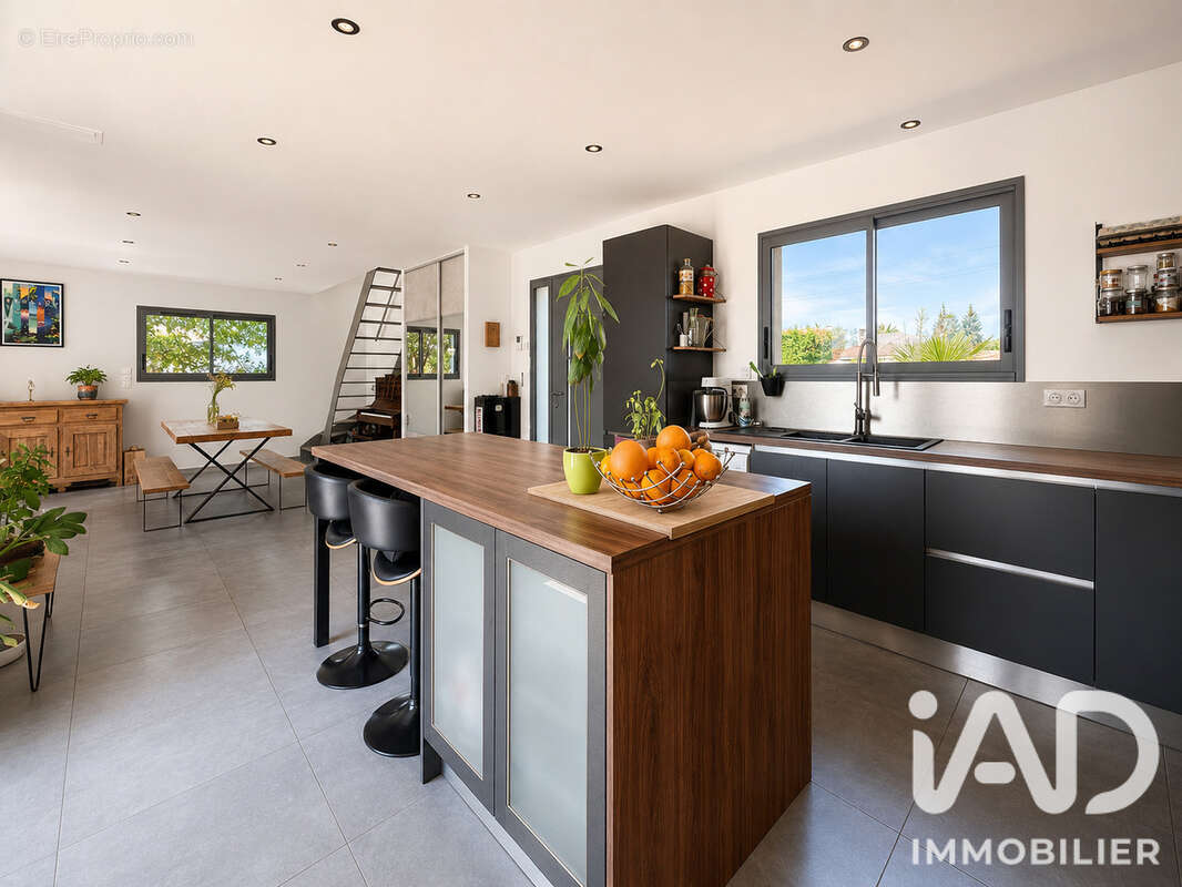 Maison 164 m² à Mios  - photo 8