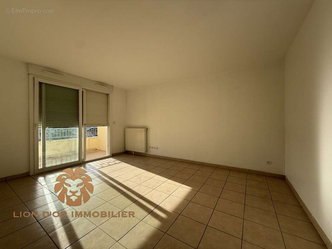 Appartement à NEUVILLE-SUR-SAONE