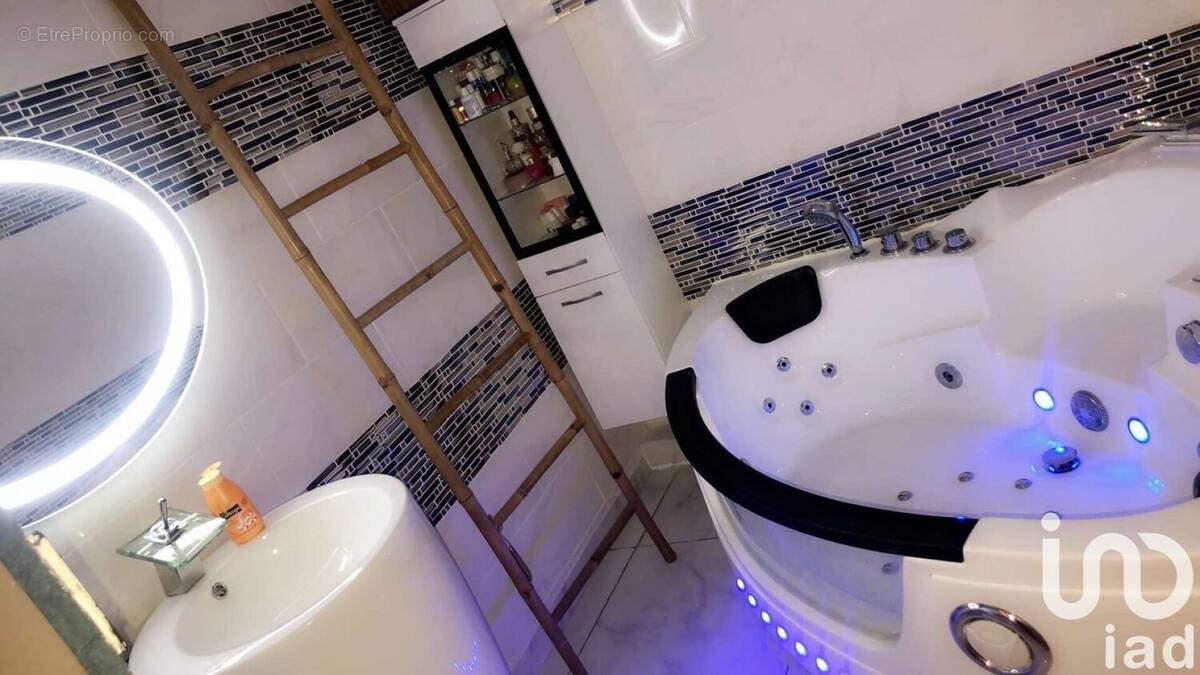 Photo 1 - Appartement à MARSEILLE-9E