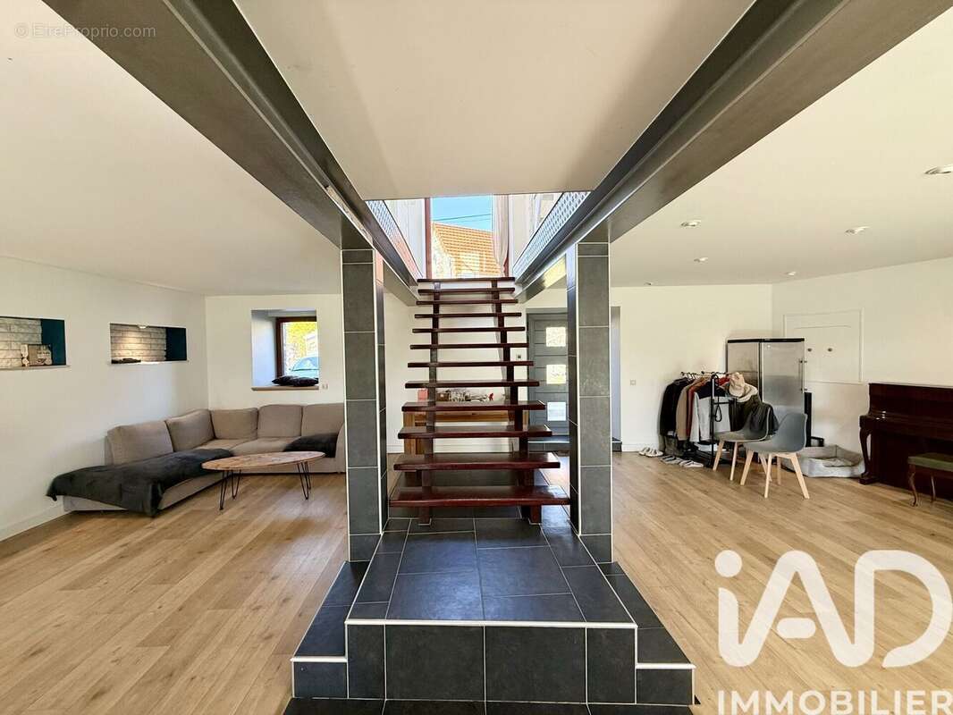 Maison 171 m² à Saint-Pair-Sur-Mer  - photo 7