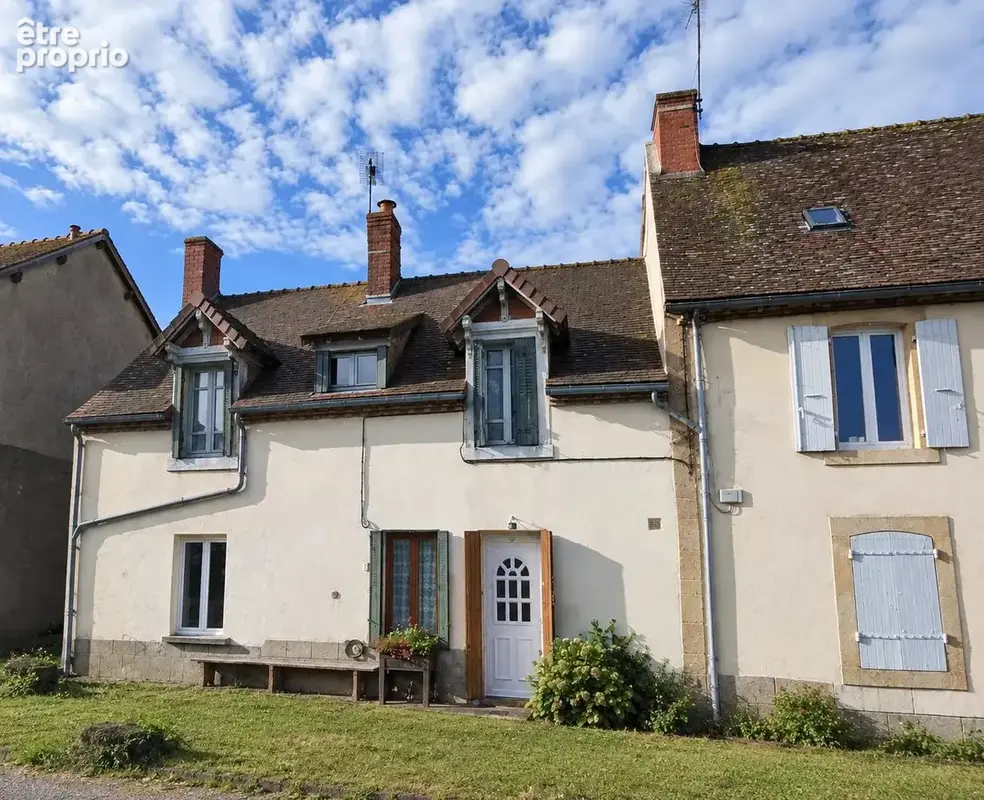 Photo Maison à Deux-Chaises au prix de 87 000€