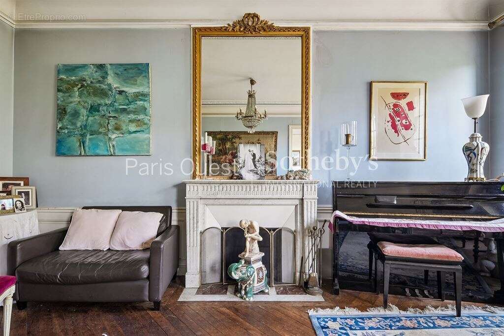 Appartement à NEUILLY-SUR-SEINE