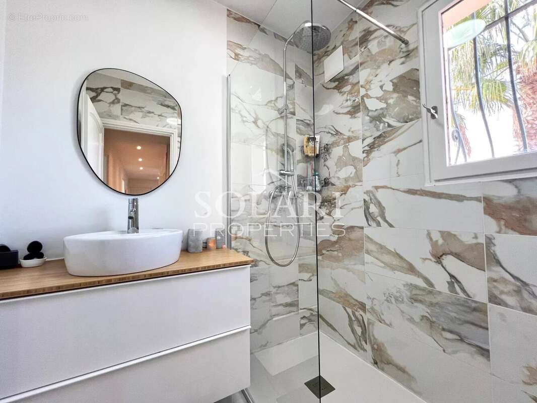 Maison à MANDELIEU-LA-NAPOULE