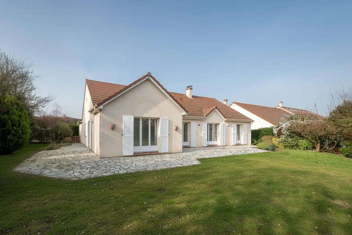 Maison à CLAYE-SOUILLY