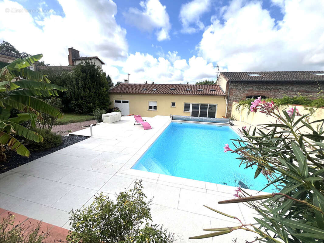 Maison à GRATENTOUR