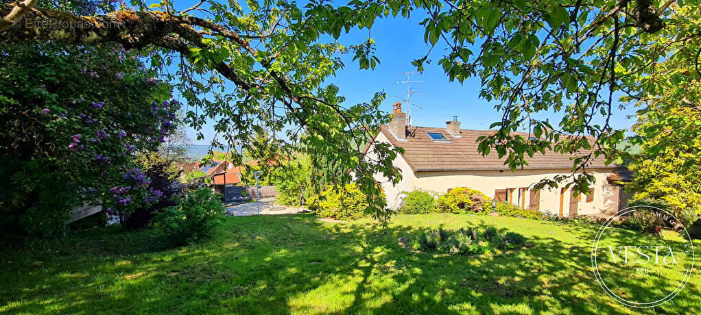 Maison à FLEUREY-SUR-OUCHE