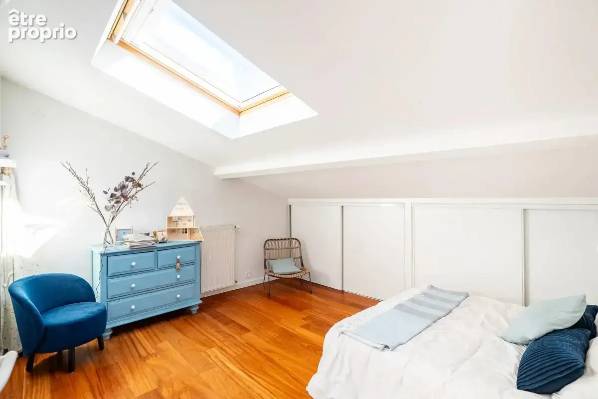 Maison de 9 pièces de 185 m² à Eysines - photo 15
