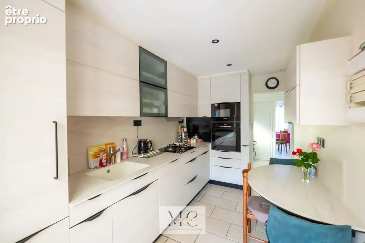 Plain pied 4 chambres double garage et beau jardin - photo 5