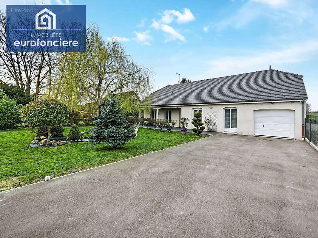 Maison à SAINT-THIBAULT