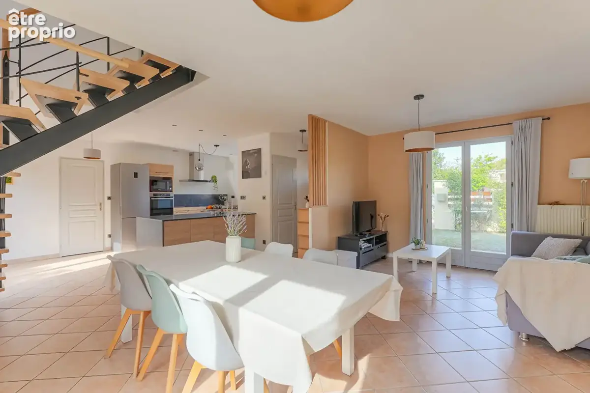 Maison 6 pièces de 113 m2 avec jardin et 2 garages à Mions - photo 8