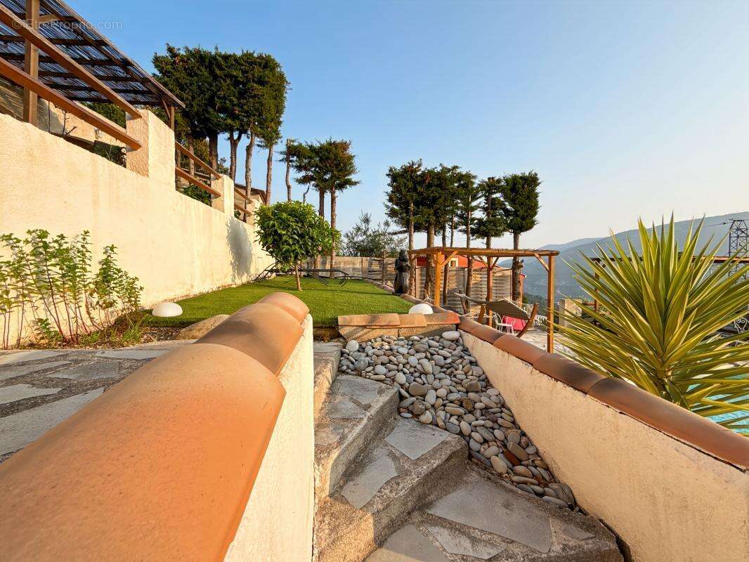 Maison à SAINT-MARTIN-DU-VAR