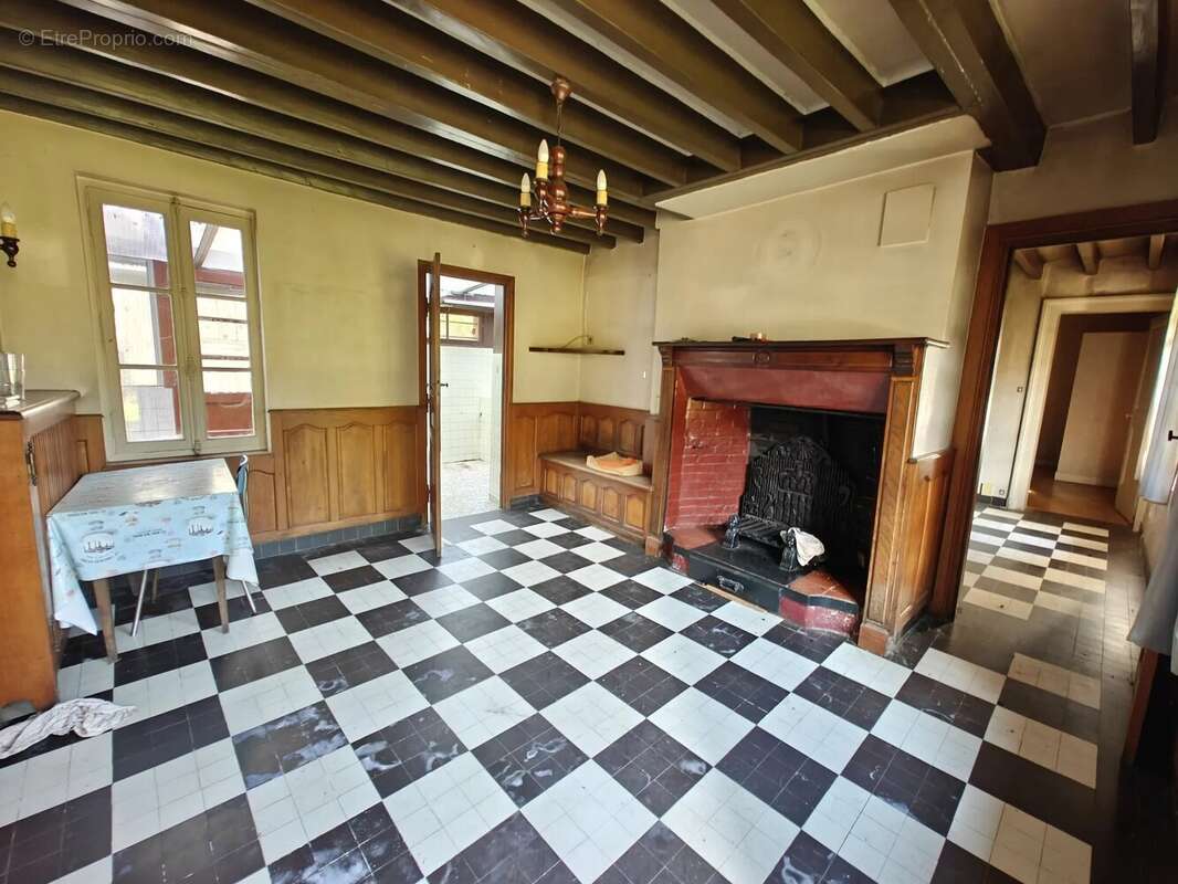 Maison à SAINT-PIERRE-DE-SALERNE