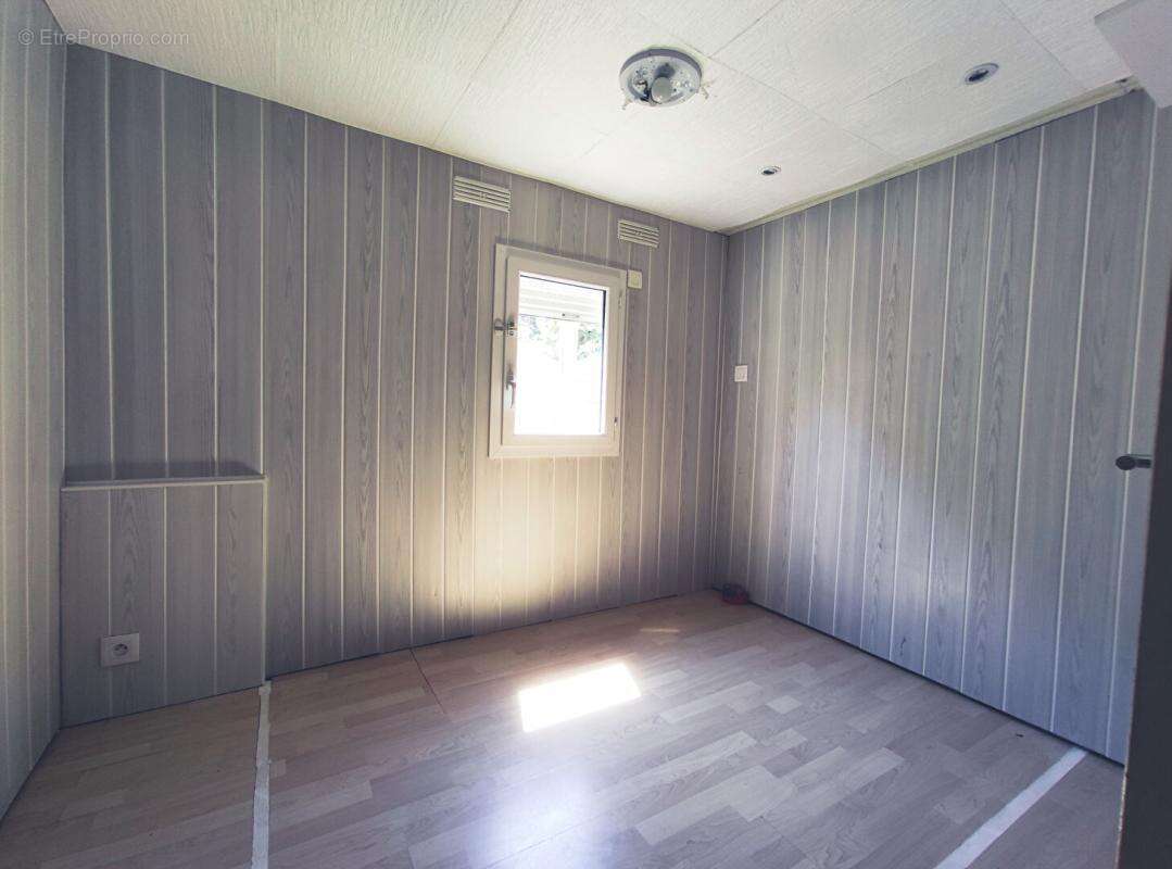 Terrain Hyeres 300 m2 Non constructible avec électricité solaire, forage et fosse sceptique Habitation légère - photo 15