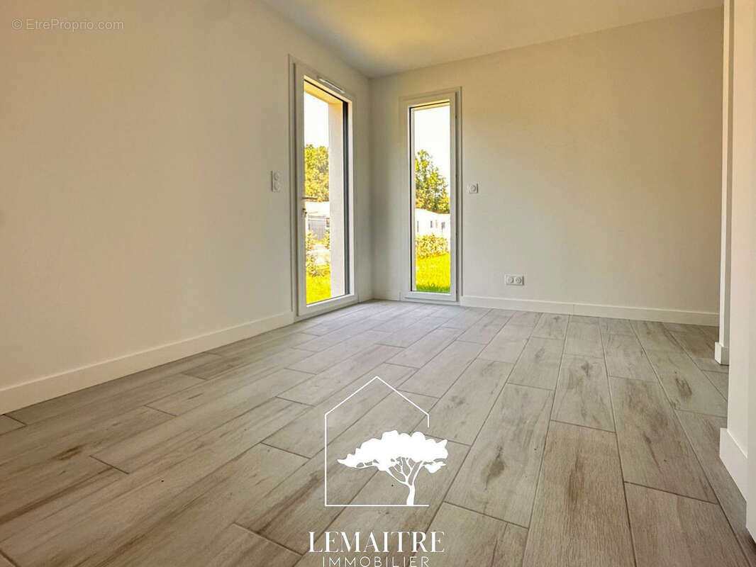 Maison à LES MATHES