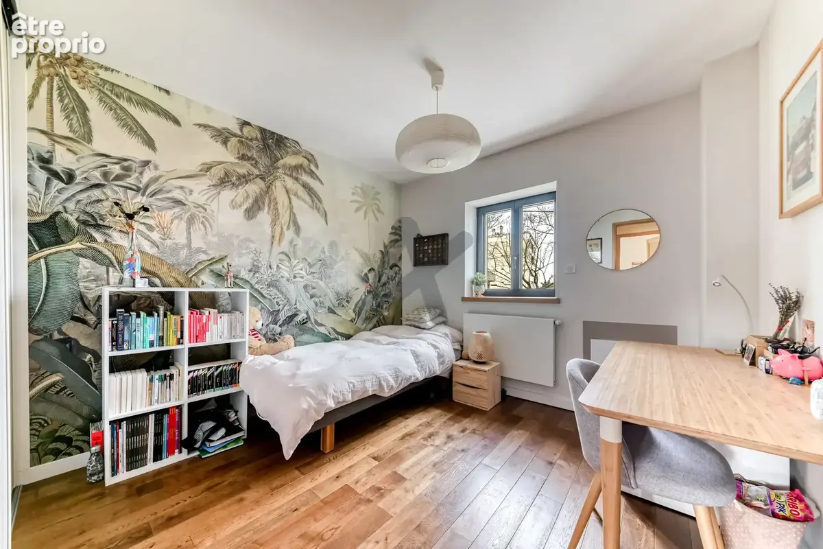 Caluire - Boutary: Une maison familiale de 205m2, 5 chambres, terrasse, jardin, piscine. - photo 15