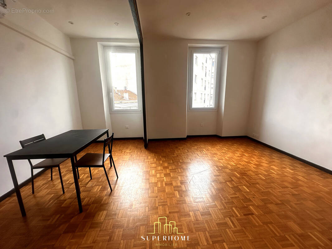 Appartement à MARSEILLE-8E