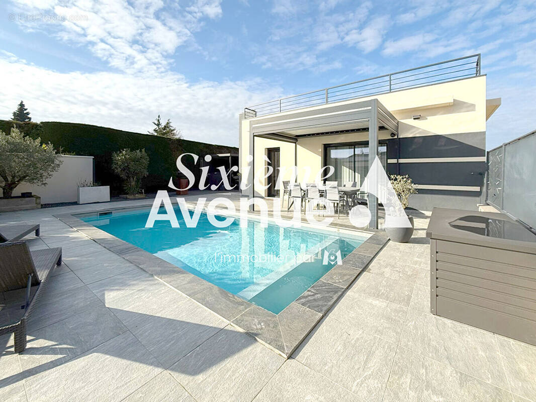 Maison à SAINT-CYR-SUR-LE-RHONE