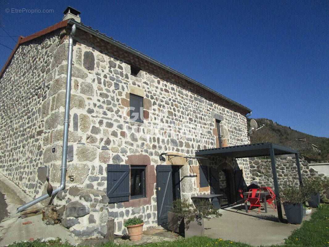 Maison à SAINT-BERAIN