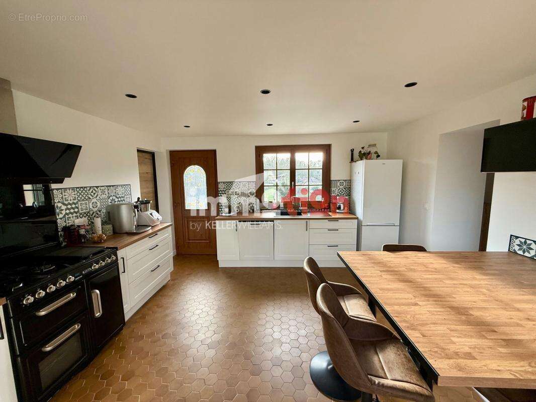 Maison à HUCHENNEVILLE