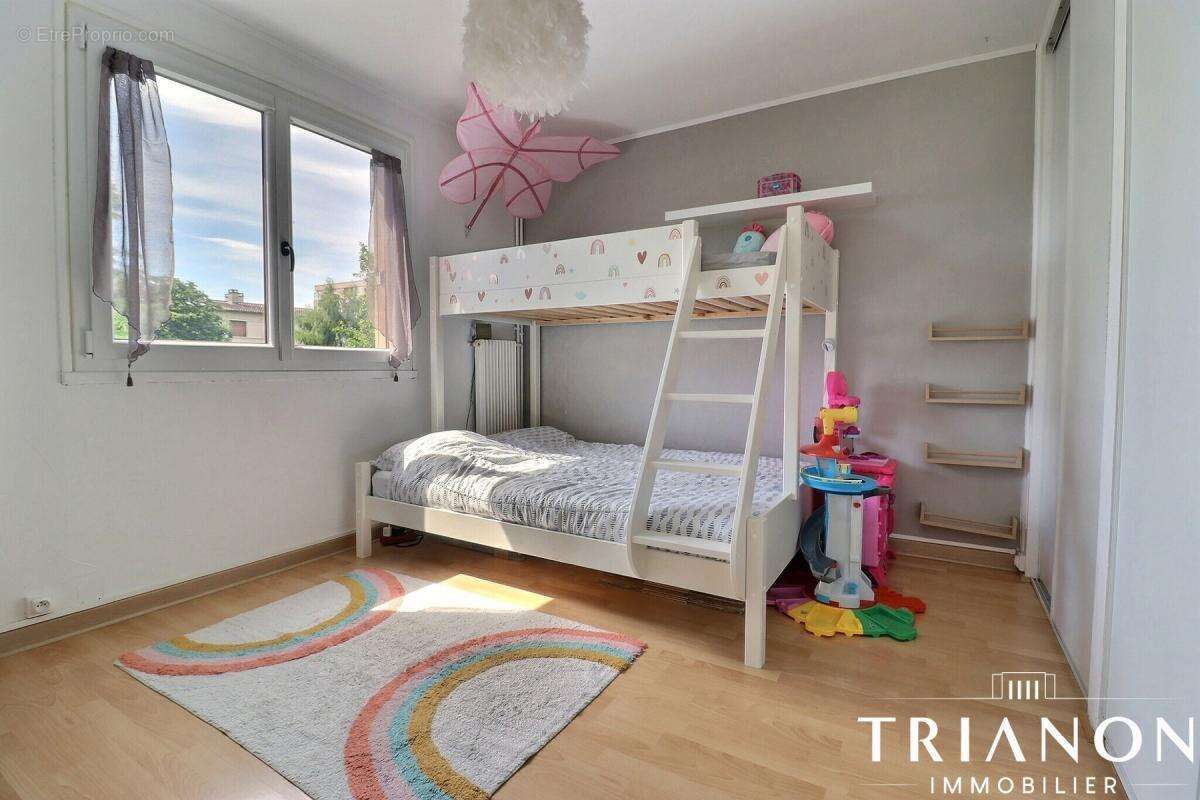 4 pièces, 2 chambres, balcon, cave, box, Les Clayes-sous-Bois - photo 6
