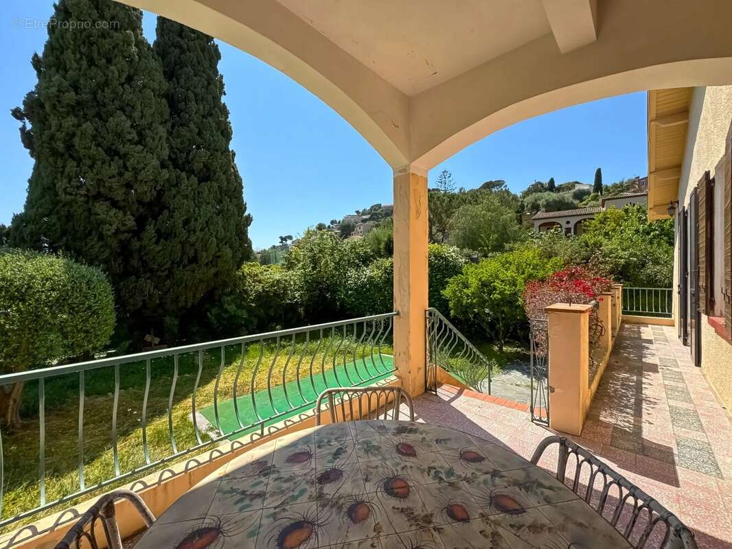 VILLEFRANCHE-SUR-MER – Dans un Écrin de Verdure - photo 7