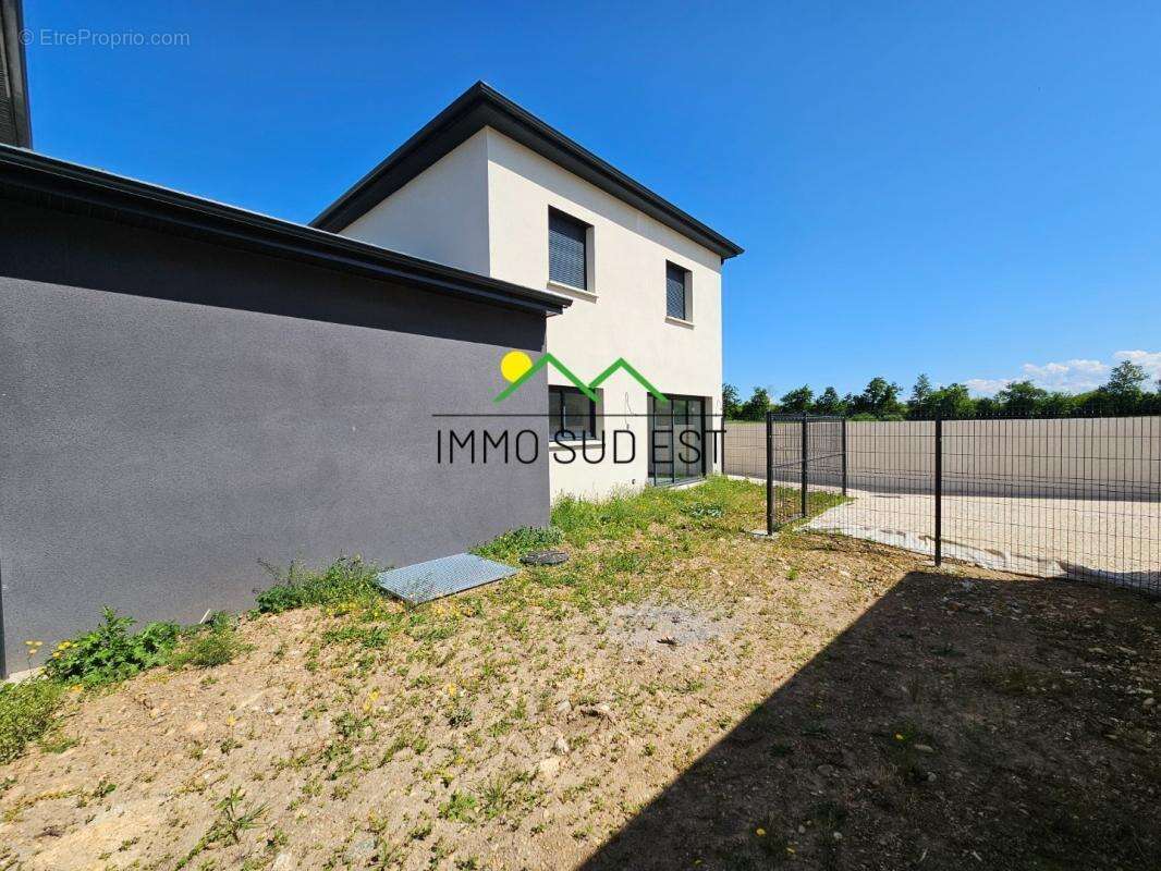 Maison à SAINT-MARCEL-LES-VALENCE