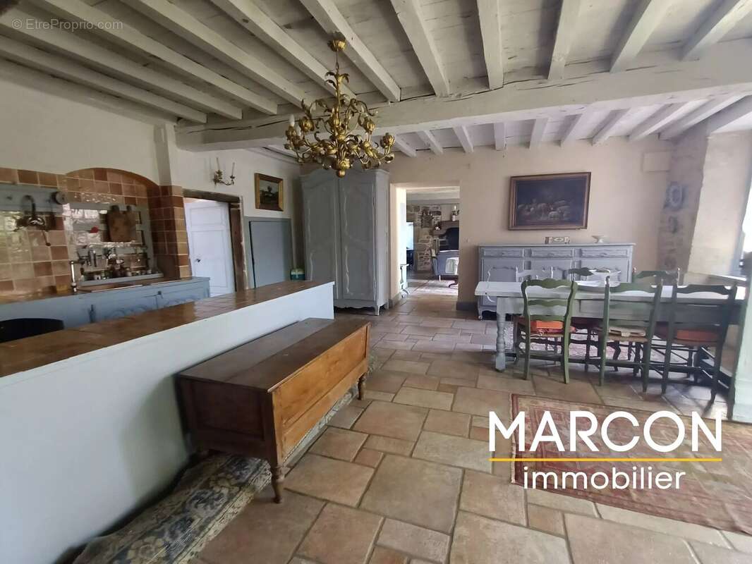 Maison à LE MONTEIL-AU-VICOMTE